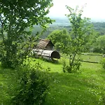 Cozy Farmhouse In With Private Pool