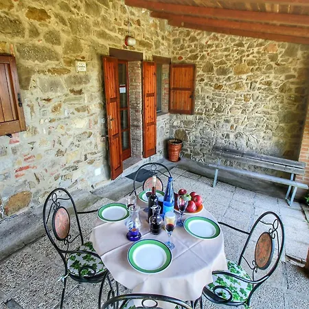 Dom wakacyjny Cozy Farmhouse In With Private Pool