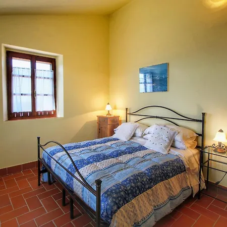 Dom wakacyjny Cozy Farmhouse In With Private Pool